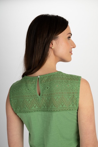 Kurzes Kleid mit Spitzendetails
